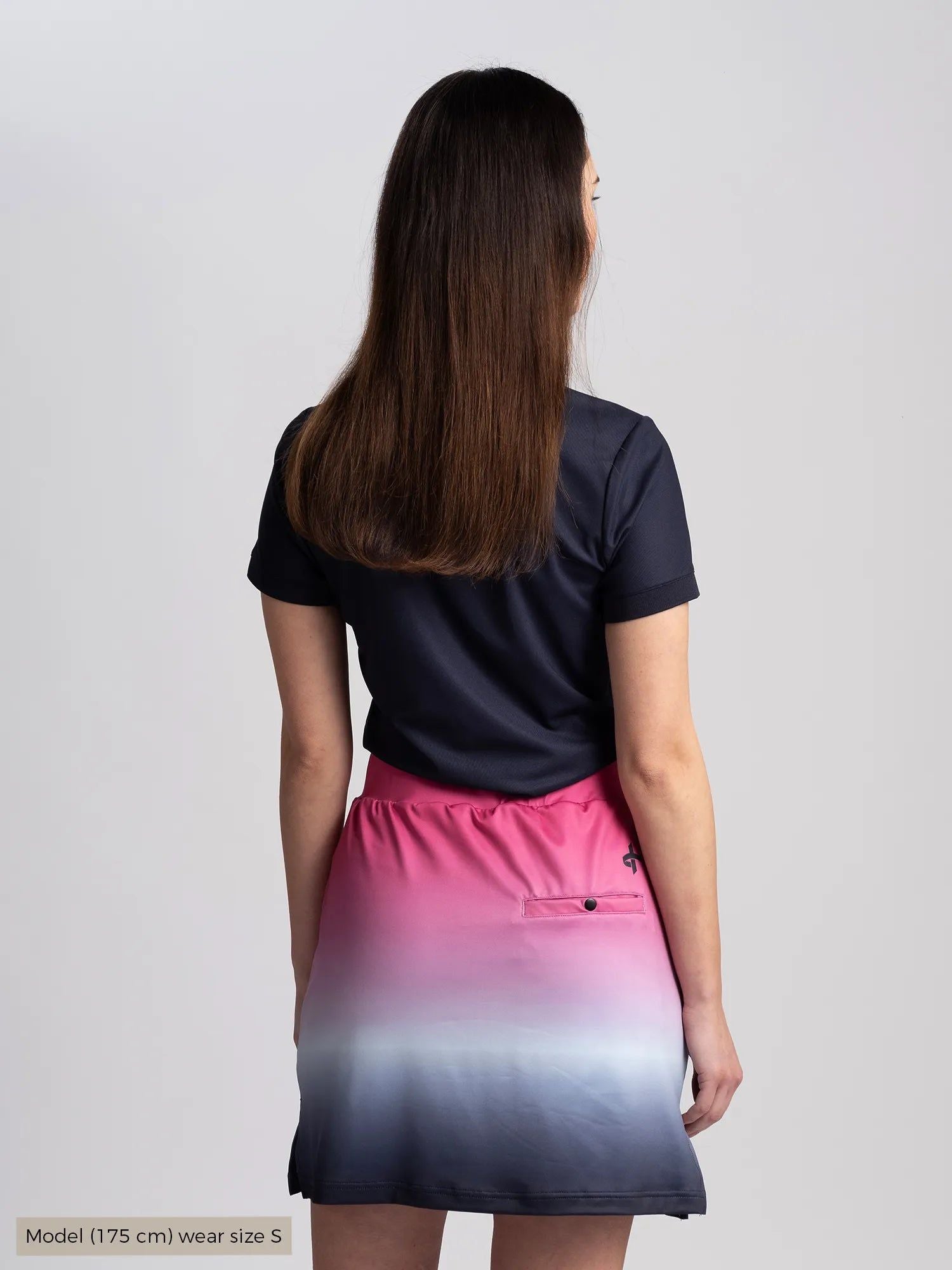 AMY_BLANK__OLOSHIRT_Cross_Sportswear_navt_back