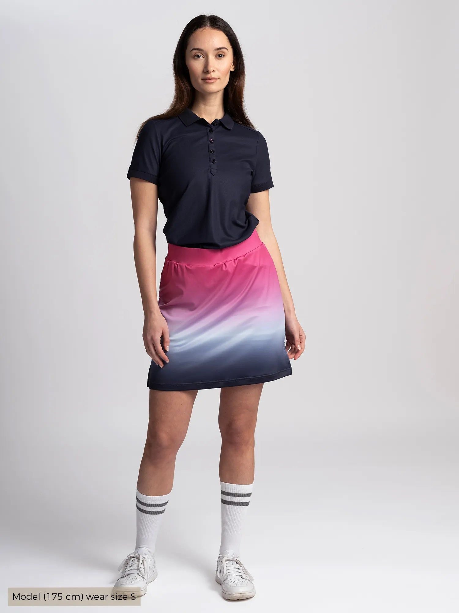 AMY_BLANK__OLOSHIRT_Cross_Sportswear_navt_fullfront