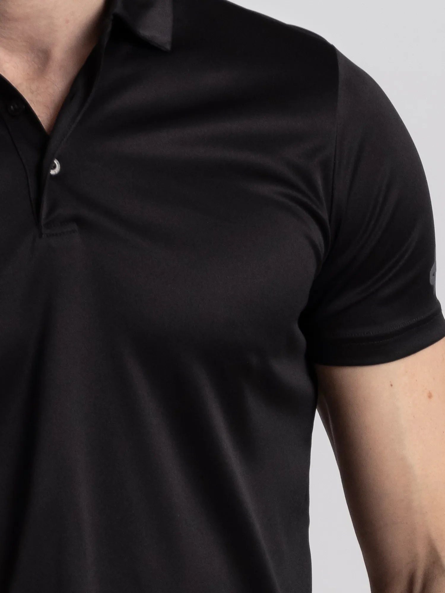 COLLIN_POLOSHIRT_Cross_sportswear_black_close