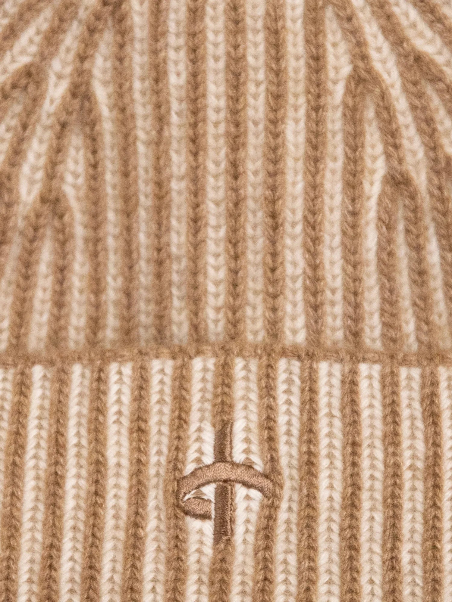 Cross_Sportswear_HEDE_BLANK_BEANIE_Medal_bronze_close