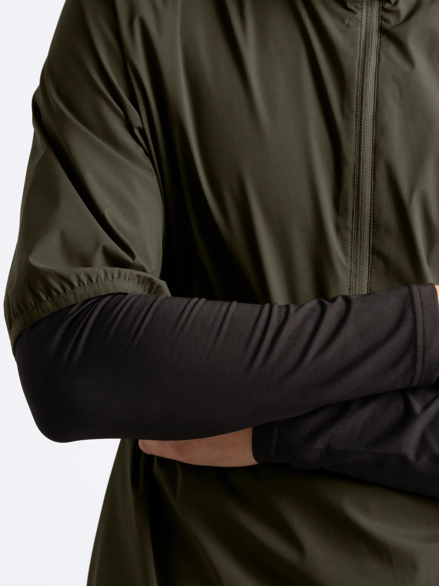 Cross_Sportswear_M_PINE_WINDBREAKER_11124318-693_Dark_Pine_sleeve