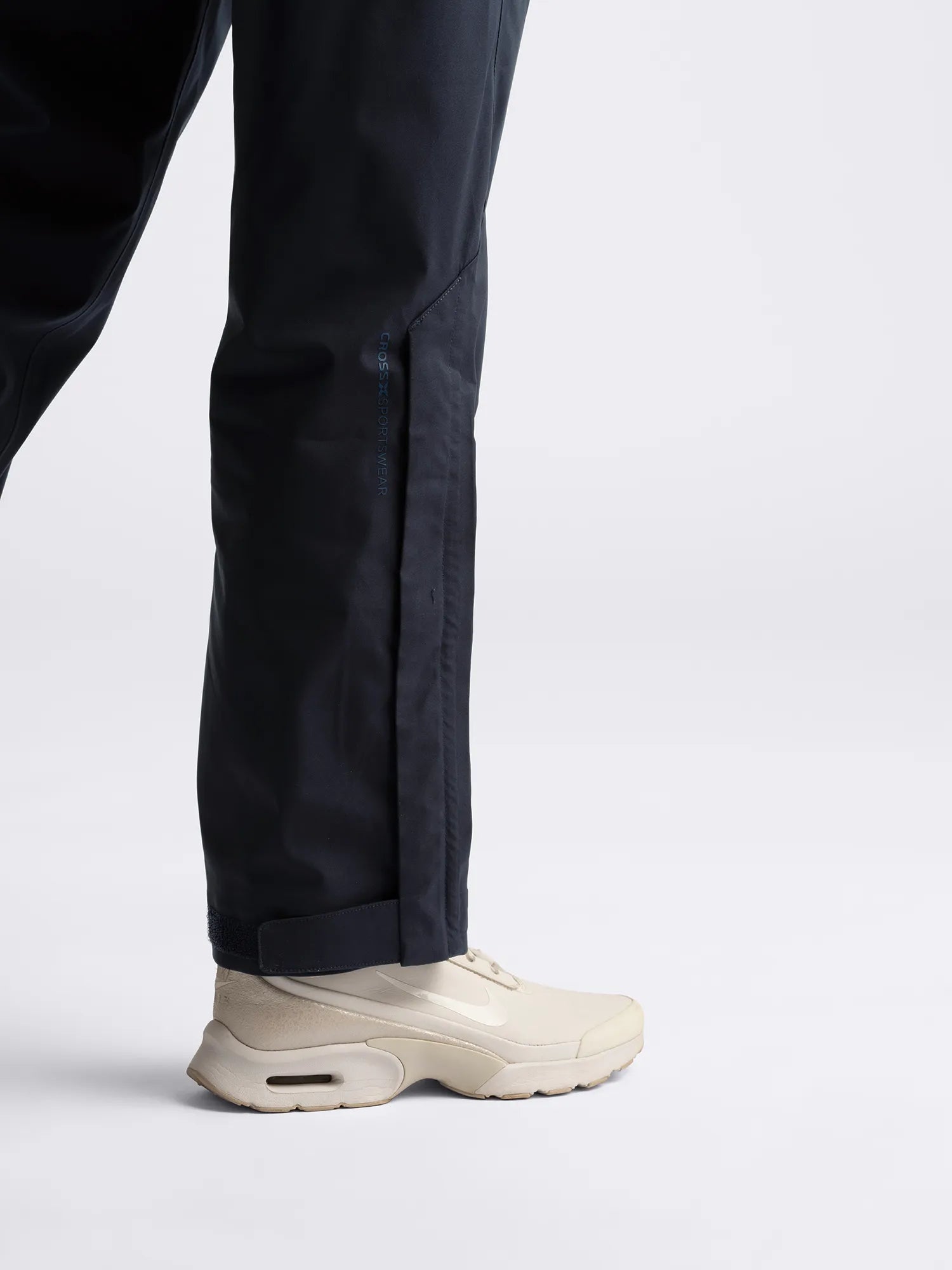 Cross_Sportswear_W_CABOT_PANTS_22101303-498_Navy_leg