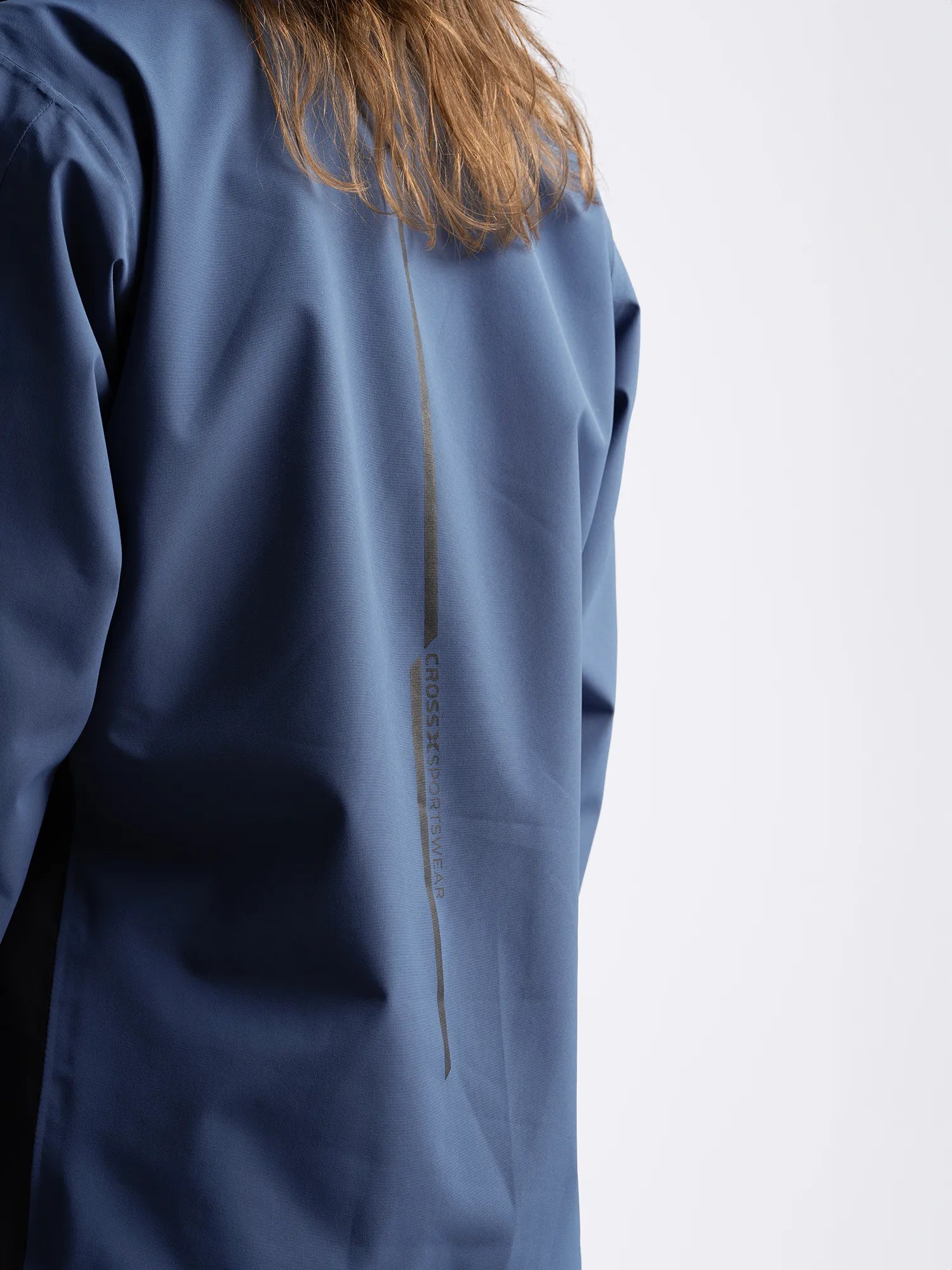 Cross_Sportswear_W_CLOUD_2.0_JACKET_21119305-718_Ensign_BLANK_Navy_back