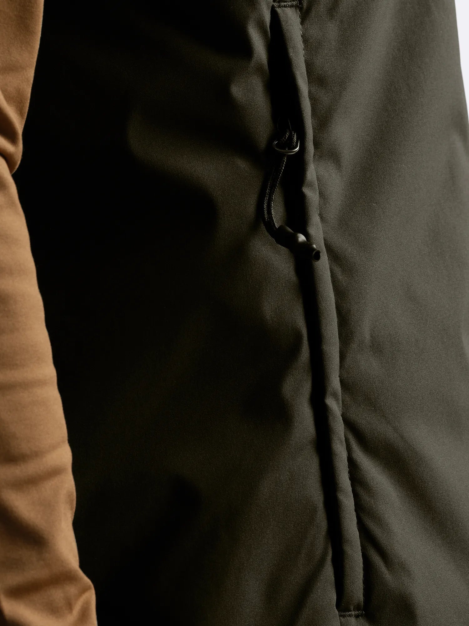 Cross_Sportswear_W_CREEK_WIND_VEST_21607327-693_Dark_BLANK_Pine_pocket