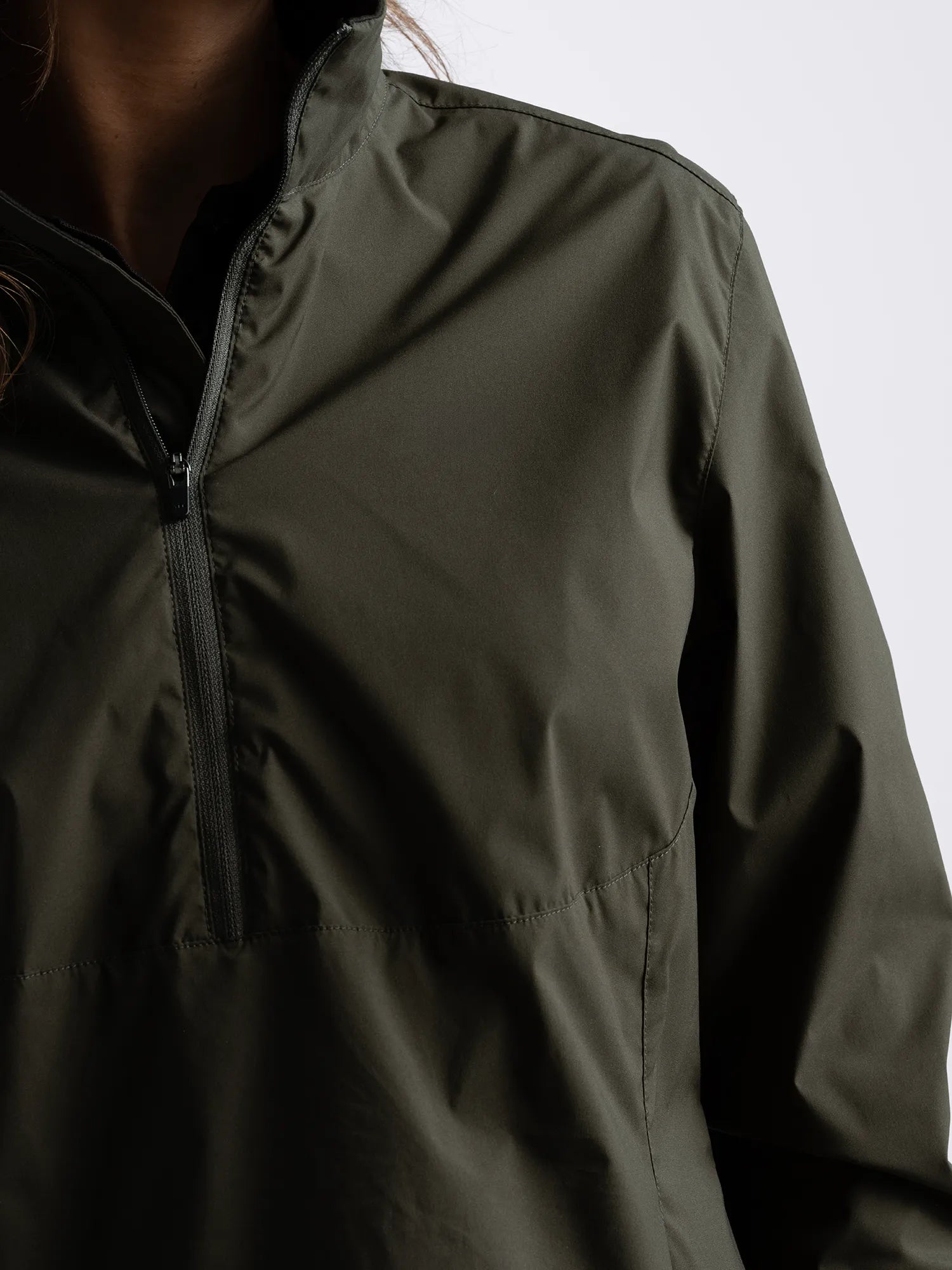 Cross_Sportswear_W_ESSEX_WINDBREAKER_21125318-693_Dark_BLANK_Pine_close_BLANK_chest