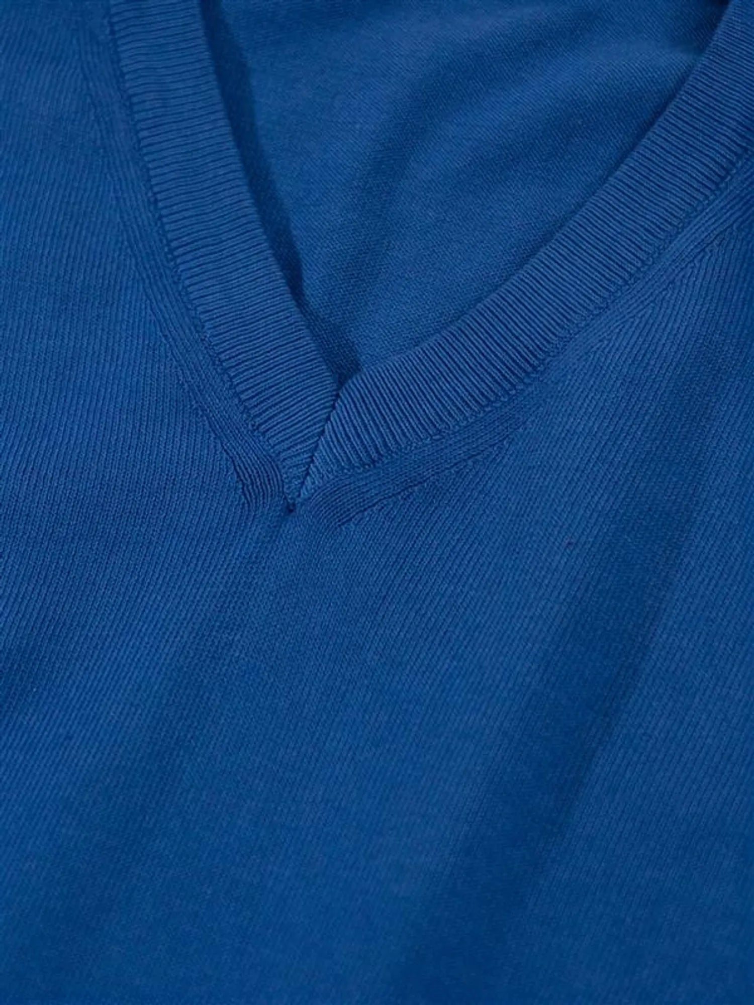 GARY_V-NECK_Cross_sportswear_close_True_BLANK_Blue__BLANK_14020298730