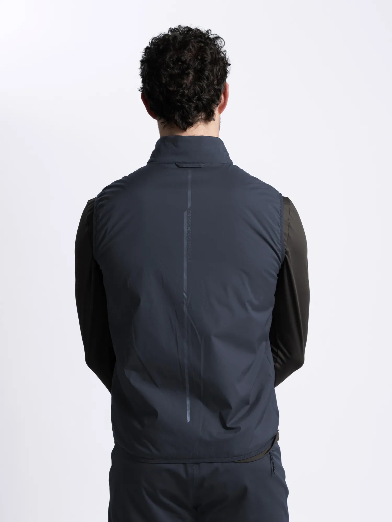 Cross_Sportswear_CREEK_WIND_VEST_11606327-498_Navy_back