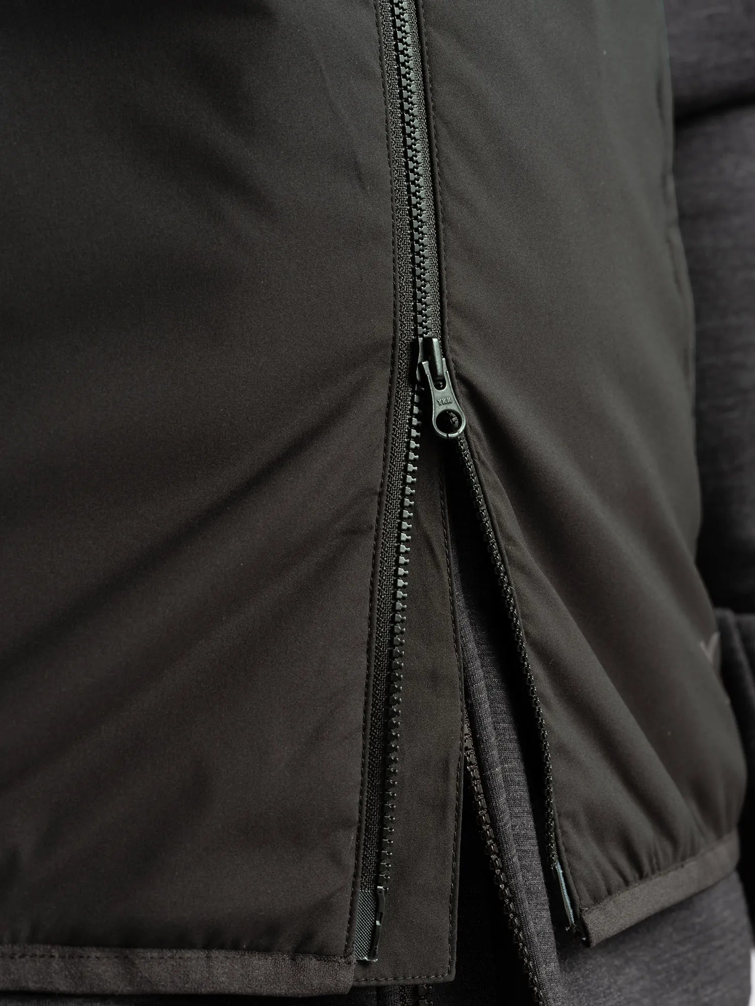 Cross_Sportswear_CREEK_WIND_VEST_11606327-900_Black_close1