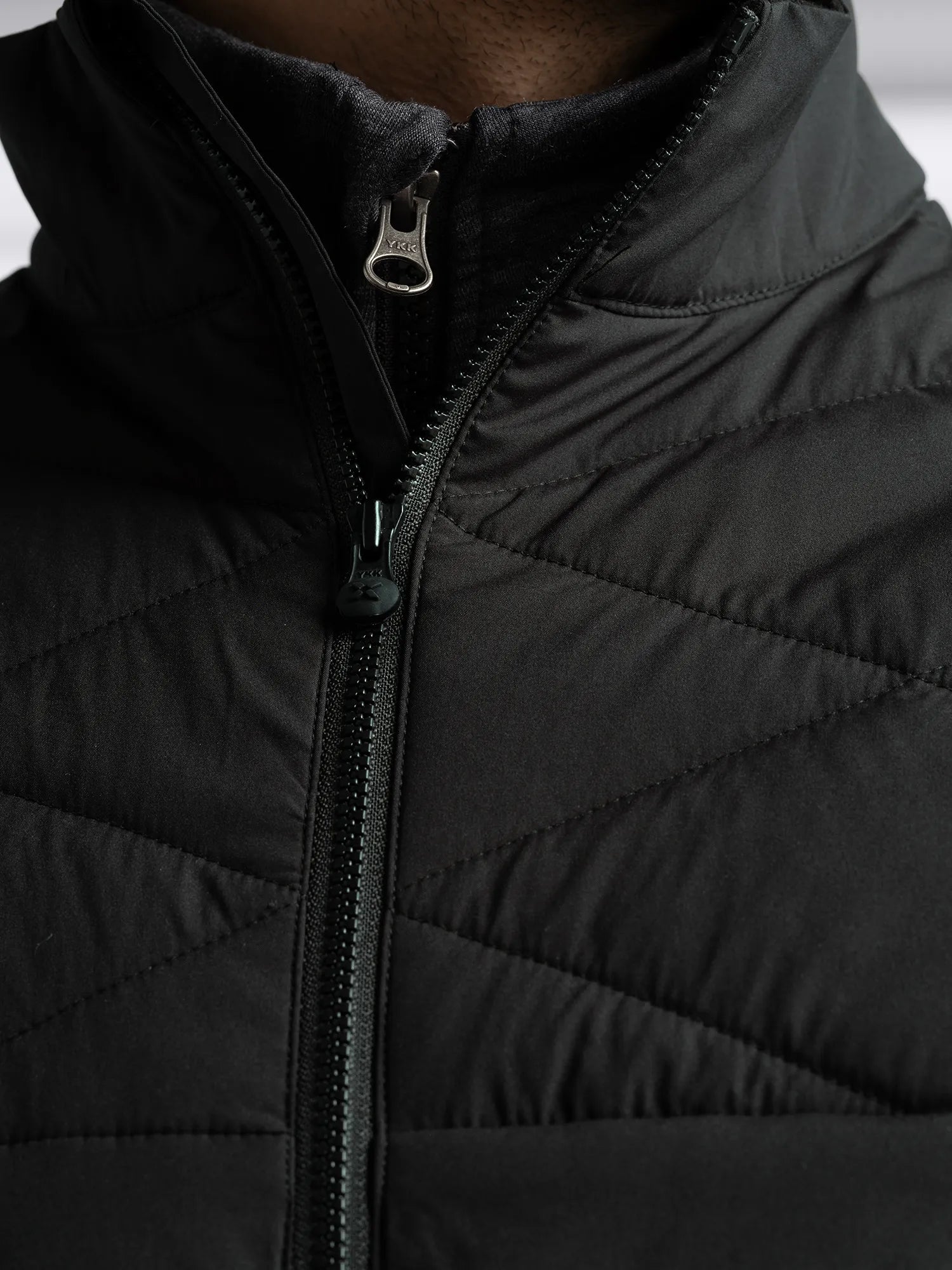 Cross_Sportswear_CREEK_WIND_VEST_11606327-900_Black_close2