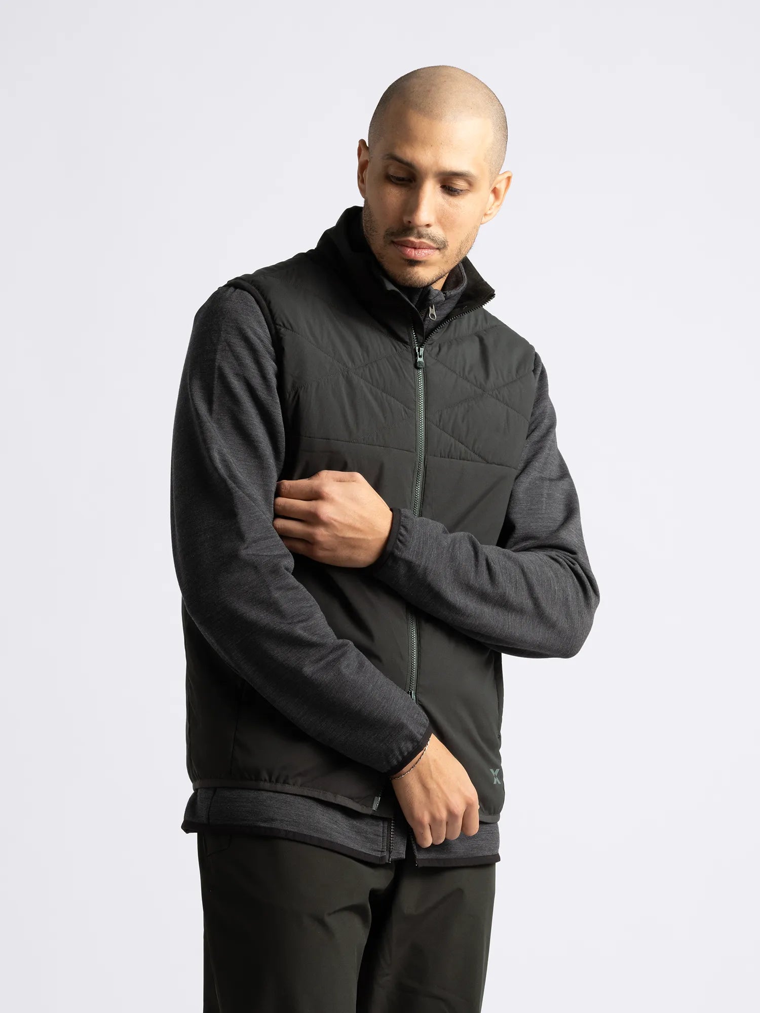 Cross_Sportswear_CREEK_WIND_VEST_11606327-900_Black_front