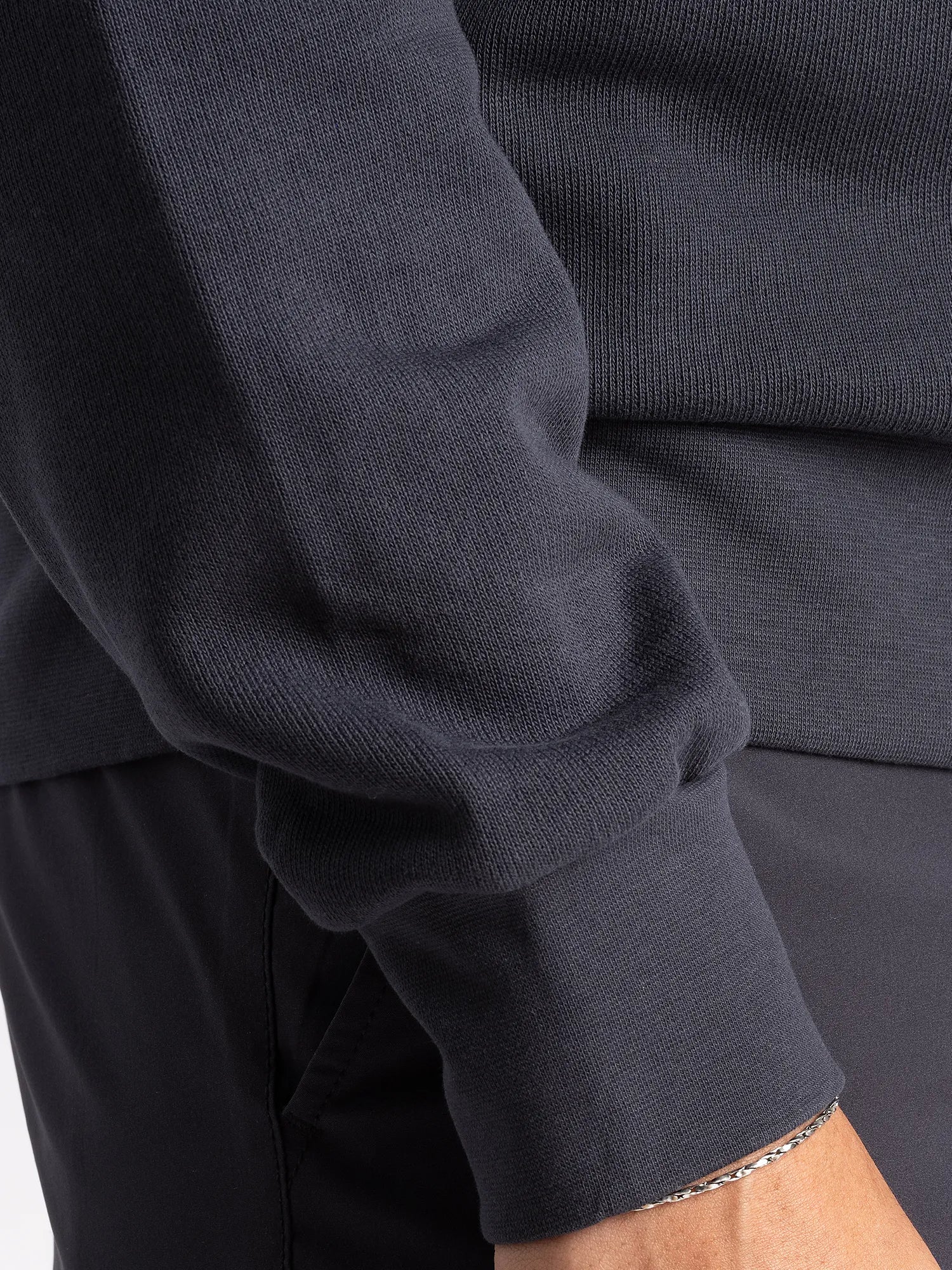 Cross_Sportswear_JOSH_JSG1_SWEATER_Navy_Sleeve