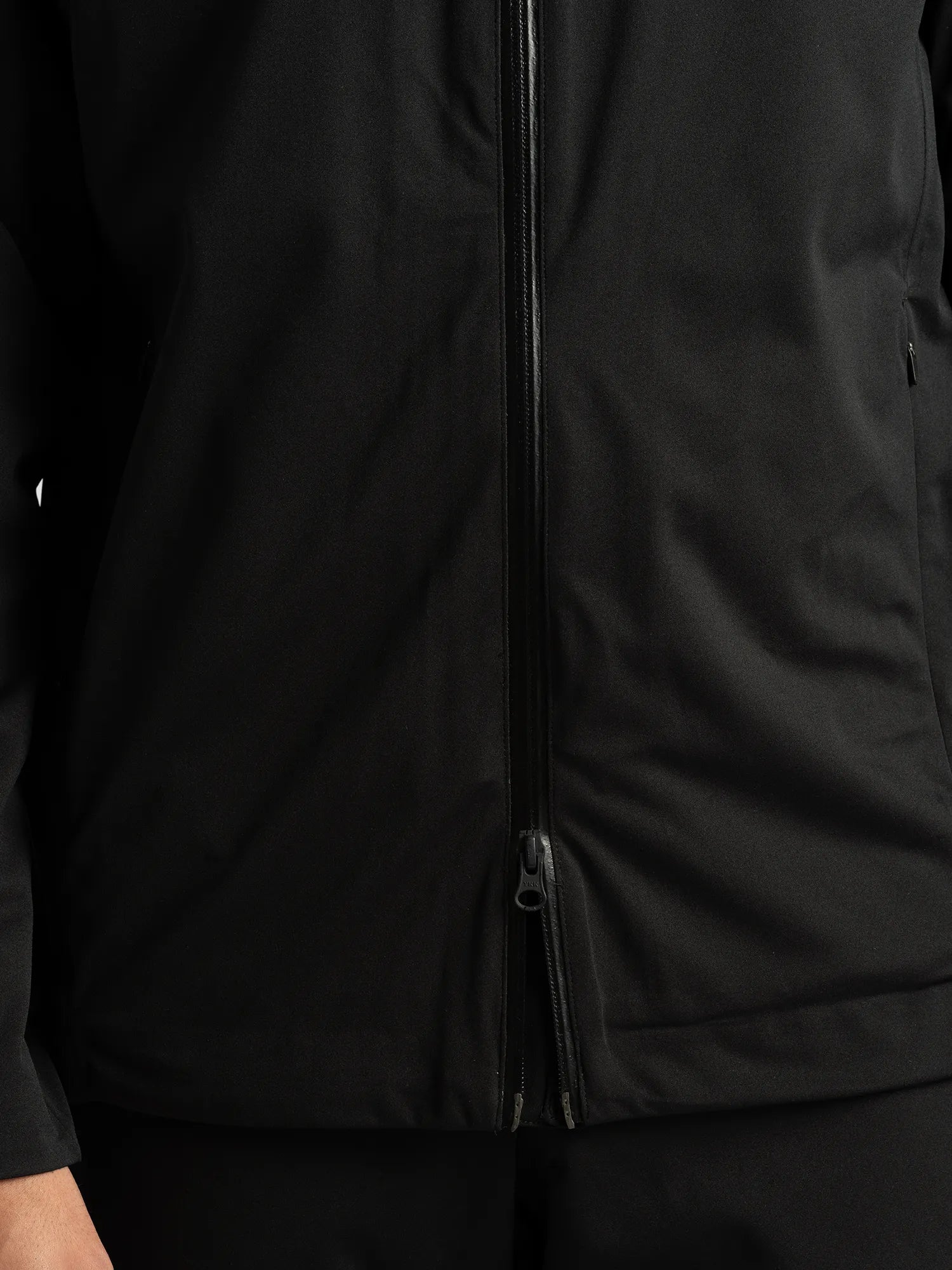 Cross_Sportswear_M__BLANK_X_PRO_JACKET_11102302-900_Black_zip