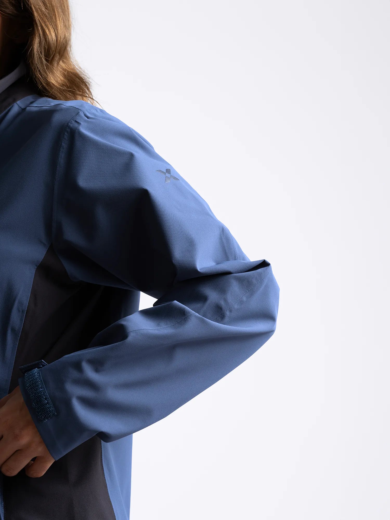 Cross_Sportswear_W_CLOUD_2.0_JACKET_21119305-718_Ensign_BLANK_Navy_sleeve