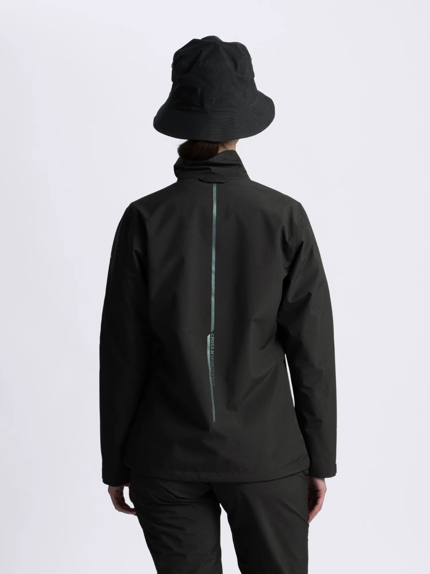 Cross_Sportswear_W_CLOUD_2.0_JACKET_21119305-900_Black_back
