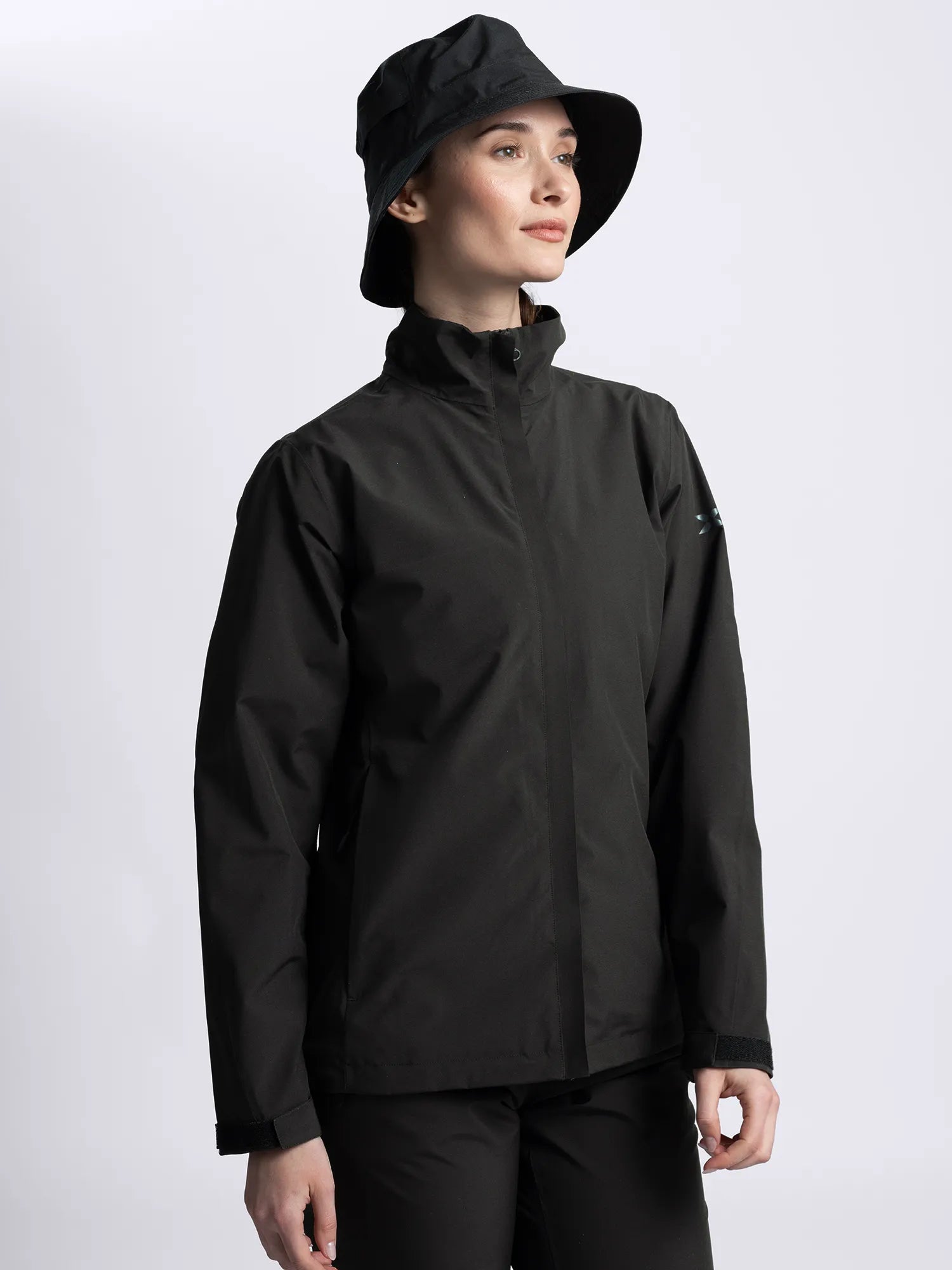 Cross_Sportswear_W_CLOUD_2.0_JACKET_21119305-900_Black_front1