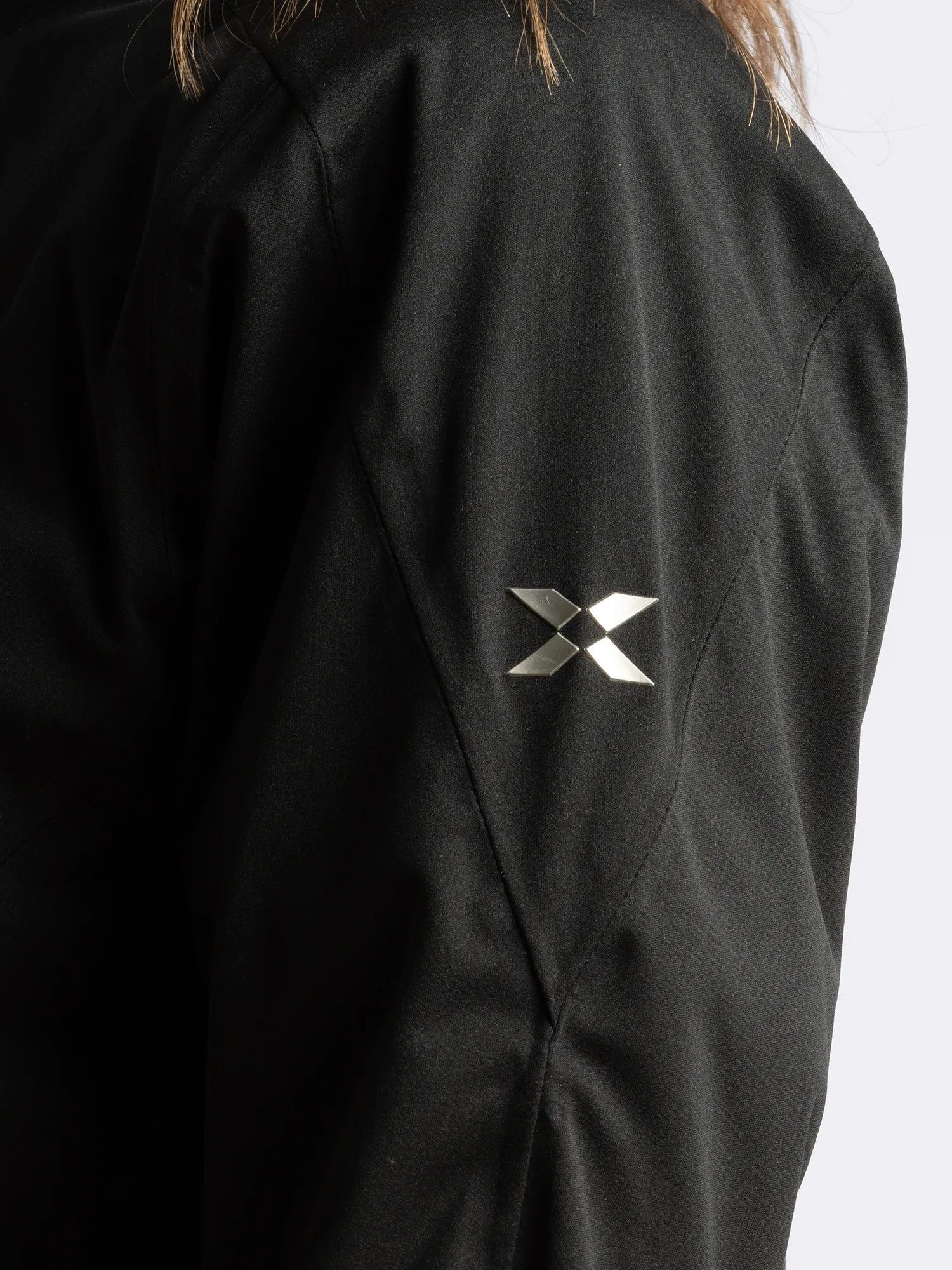 Cross_Sportswear_W_X_PRO_JACKET_21103302-900_Black_sleeve