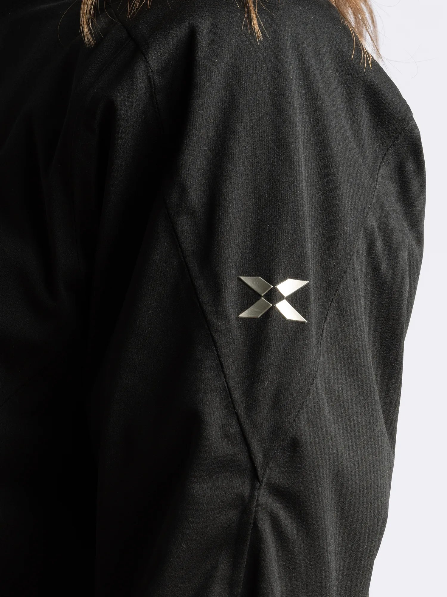 Cross_Sportswear_W_X_PRO_JACKET_21103302-900_Black_sleeve