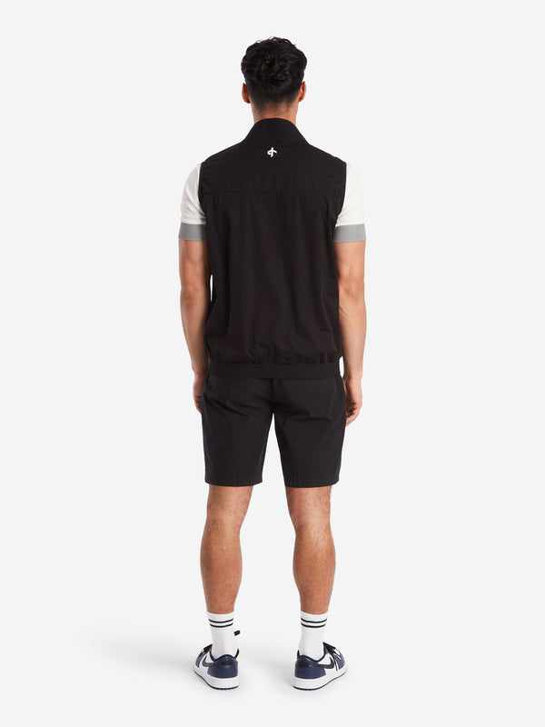 LM16-M_City_Shorts_Black-M_Andy_Polo_Undye-M_Storm_Vest_Black-322